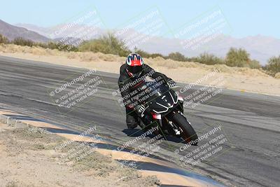 media/Dec-01-2025-Moto Forza (Mon) [[2daa91e15f]]/2-Intermediate Group/Session 4 (Turn 10 Inside)/